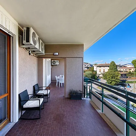 Poggio Al By Whale Homes Appartement Desenzano del Garda